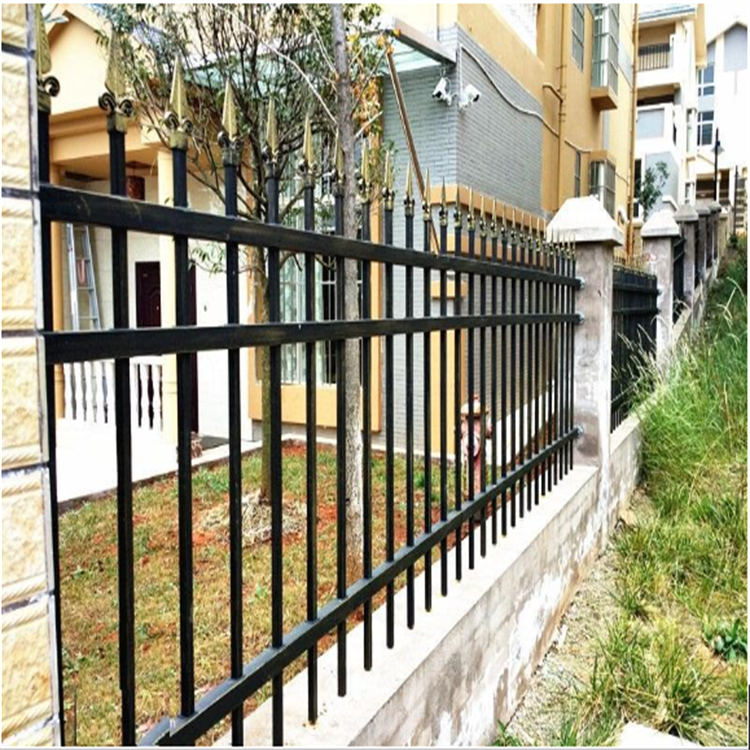 鋅鋼道路護欄案例展示圖片2 鋅鋼道路護欄案例展示圖片2